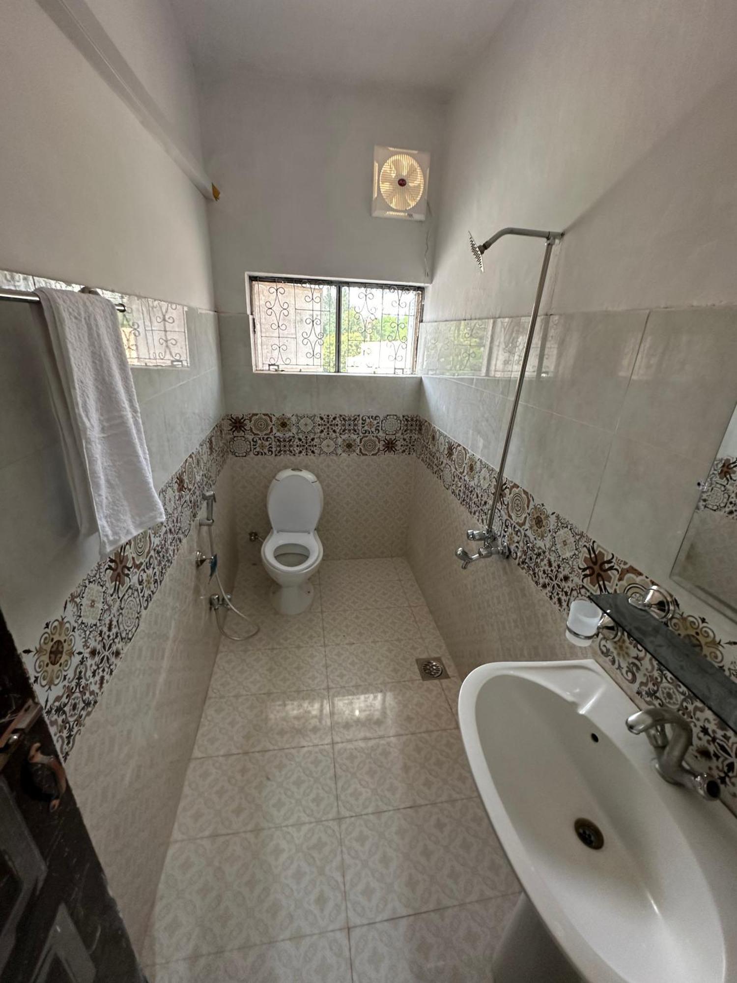 Decent Lodge Guest House Ισλαμαμπάντ Εξωτερικό φωτογραφία