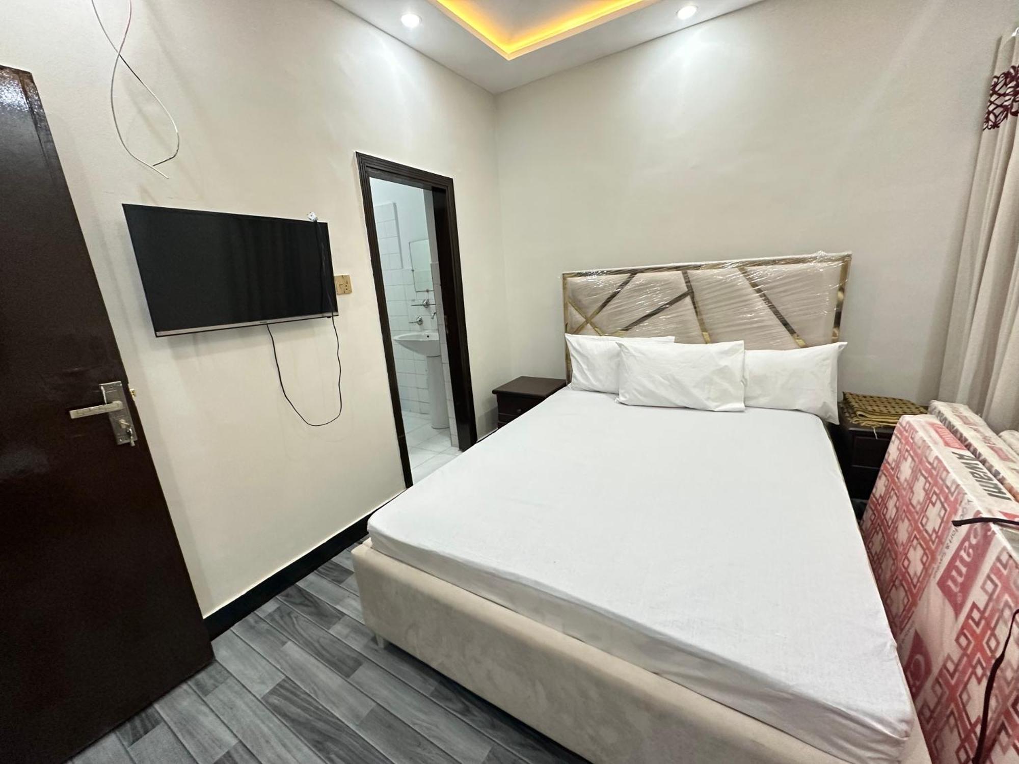 Decent Lodge Guest House Ισλαμαμπάντ Εξωτερικό φωτογραφία