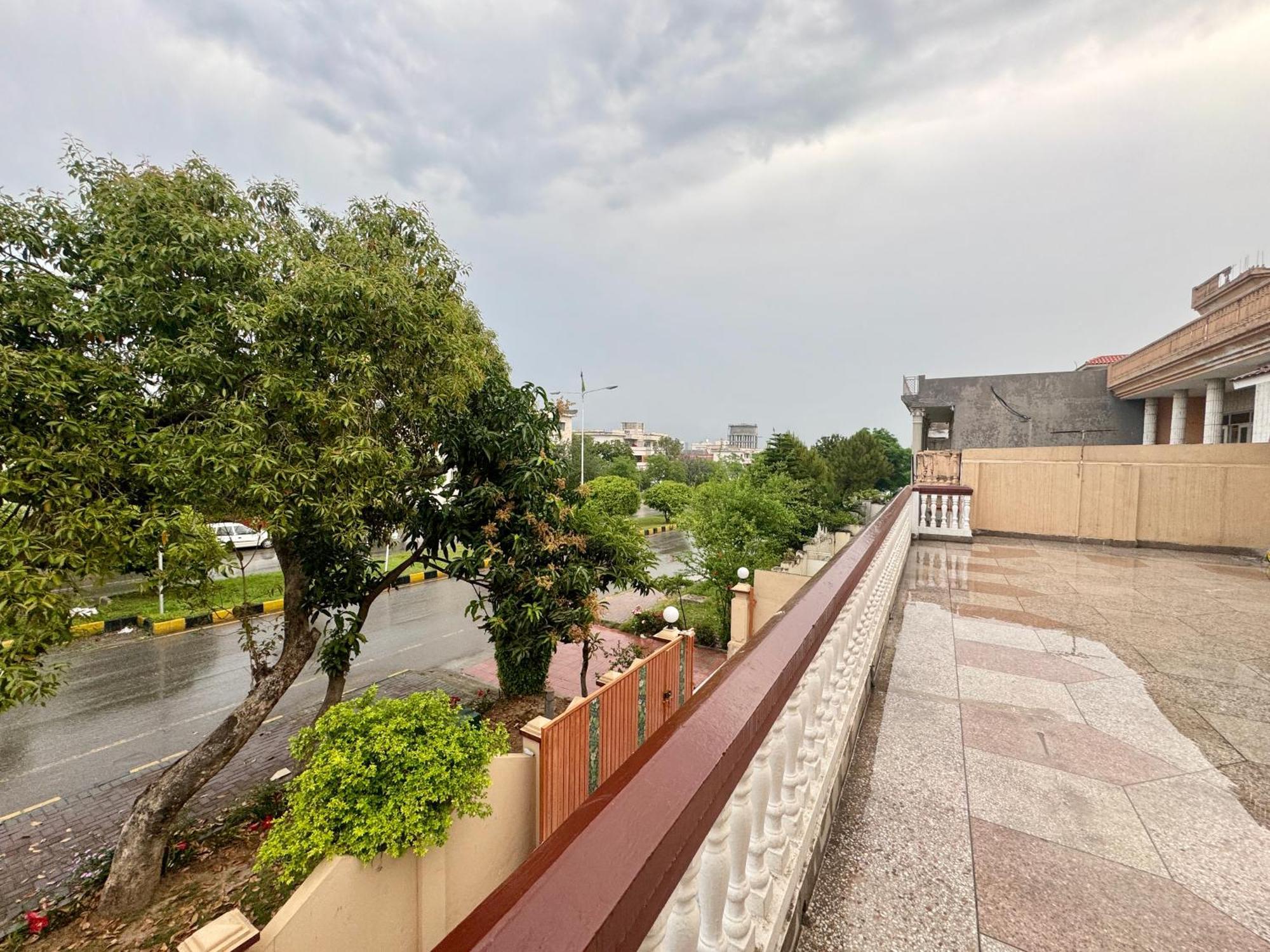 Decent Lodge Guest House Ισλαμαμπάντ Εξωτερικό φωτογραφία