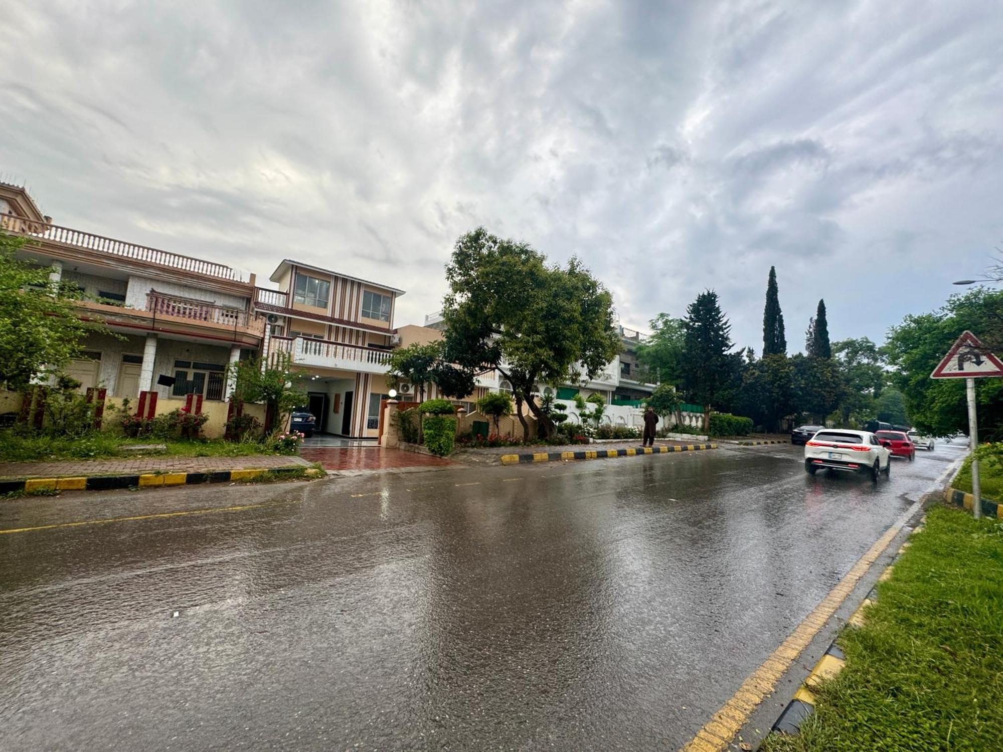 Decent Lodge Guest House Ισλαμαμπάντ Εξωτερικό φωτογραφία