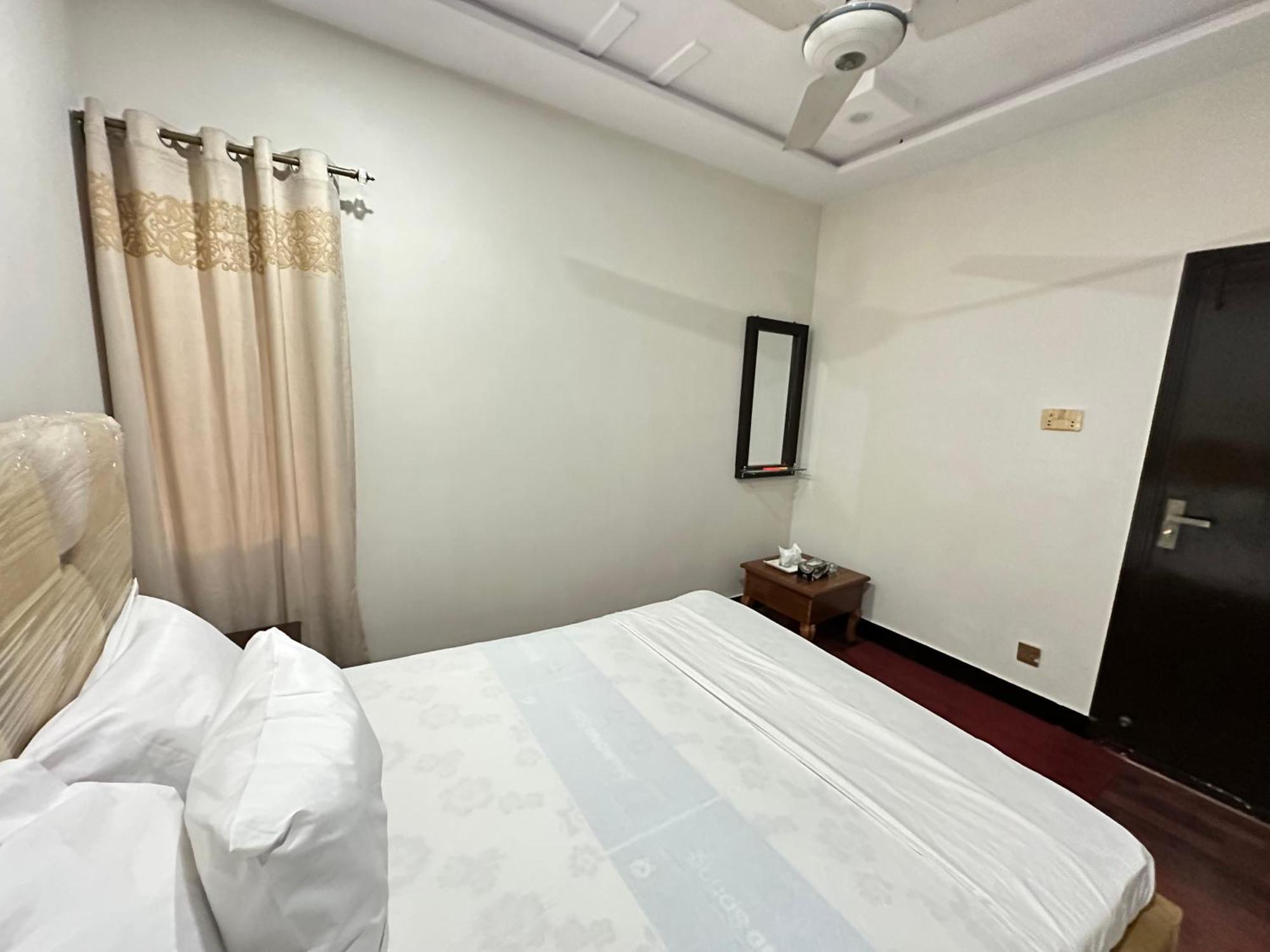 Decent Lodge Guest House Ισλαμαμπάντ Εξωτερικό φωτογραφία